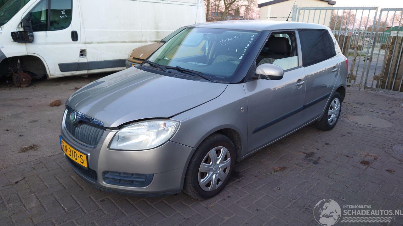 Skoda Fabia 5J 2009 1.2 12v CGPA LVG Grijs LF8H onderdelen
