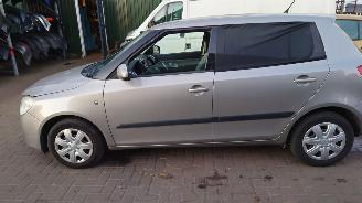 Skoda Fabia 5J 2009 1.2 12v CGPA LVG Grijs LF8H onderdelen picture 2