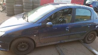 Peugeot 206 2006 1.4 HDI 8HZ Blauw KPL onderdelen picture 2