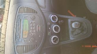 Hyundai I-10 2009 1.1 12v G4HG Rood H4 onderdelen picture 21