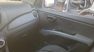 Hyundai I-10 2009 1.1 12v G4HG Rood H4 onderdelen picture 22
