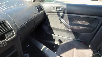 Volkswagen Golf 2005 1.6 FSI BAD Zwart LC9Z onderdelen picture 15