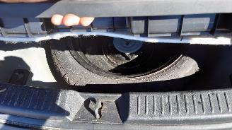 Mazda 5 2008 2.0 16v LF Grijs onderdelen picture 6