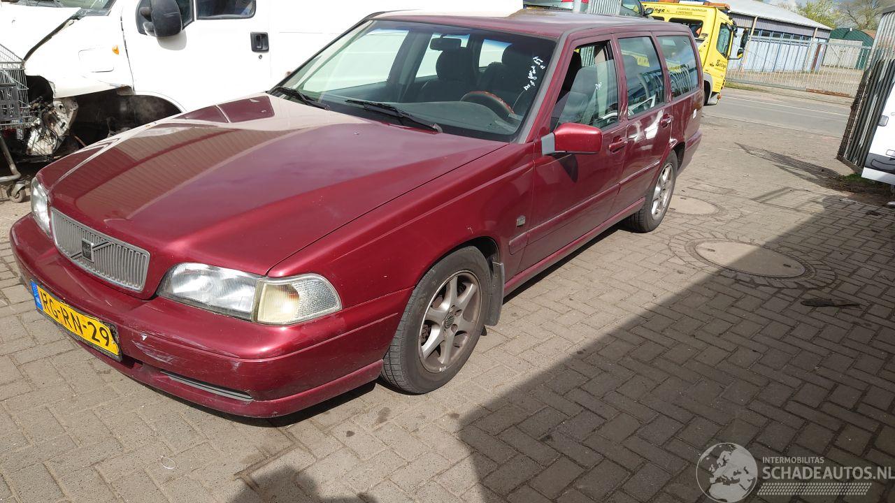 Volvo V-70 1997 2.5 10v B5252S Rood 418 onderdelen