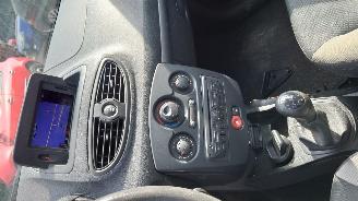 Renault Clio 2 2010 1.2 16v D4F Grijs TEKNG onderdelen picture 15