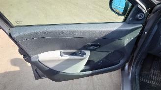 Renault Clio 2 2010 1.2 16v D4F Grijs TEKNG onderdelen picture 9