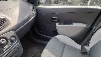 Renault Clio 2 2010 1.2 16v D4F Grijs TEKNG onderdelen picture 16