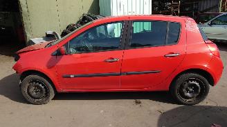 Renault Clio 2 2008 1.2 16v D4F740 JH3128 Rood TED75 onderdelen picture 2