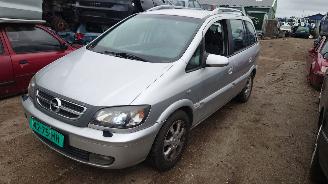 Salvage car Opel Zafira A 2005 2.2 DTi Y22DTR Grijs Z157 onderdelen 2005/3
