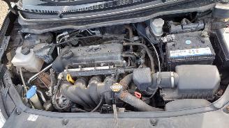 Hyundai I-20 2010 1.4 16v G4FA Zwart FR onderdelen picture 13