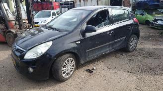 Auto da rottamare Hyundai I-20 2010 1.4 16v G4FA Zwart FR onderdelen 2010/5