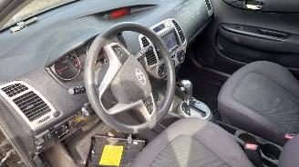 Hyundai I-20 2010 1.4 16v G4FA Zwart FR onderdelen picture 17