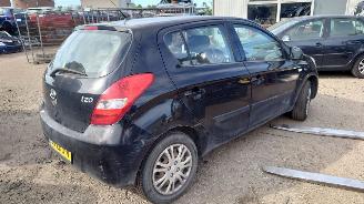 Hyundai I-20 2010 1.4 16v G4FA Zwart FR onderdelen picture 7