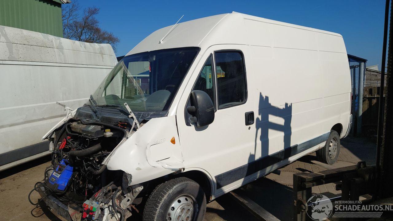 Fiat Ducato 2004 2.8 JTD 8140.43s Wit onderdelen
