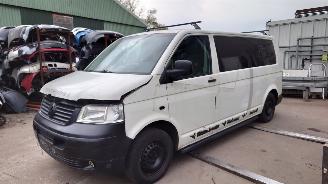 Sloopauto Volkswagen Transporter T5 2004 2.5 TDI AXD GWB Wit L902 onderdelen 2004/9