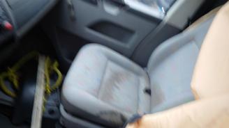 Volkswagen Transporter T5 2004 2.5 TDI AXD GWB Wit L902 onderdelen picture 15