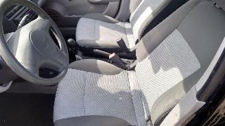 Kia Picanto BA 2007 1.0 12v G4HE Zwart Z1 onderdelen picture 18