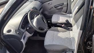 Kia Picanto BA 2007 1.0 12v G4HE Zwart Z1 onderdelen picture 13