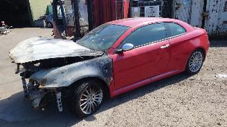 Coche siniestrado Alfa Romeo GT 2006 1.8 16v 2006 Rood onderdelen 2006/1