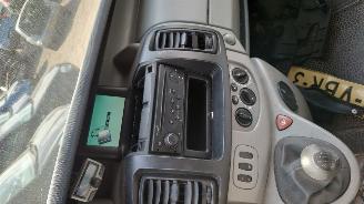 Renault Trafic 2006 2.5 DCi G9U630 Zwart TED68 onderdelen picture 16