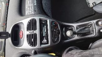 Peugeot 206 2004 1.4 16v KFU Grijs EZRC onderdelen picture 16