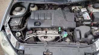 Peugeot 206 2004 1.4 16v KFU Grijs EZRC onderdelen picture 10