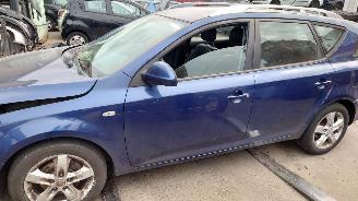 Kia Ceed 2008 1.6CRDi D4FBF Blauw A8 onderdelen picture 3