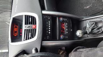 Peugeot 207 2007 1.6 VTi 5FW Zwart EXL onderdelen picture 13