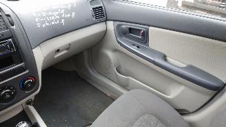 Kia Cerato 2007 1.6 16v G4ED Grijs onderdelen picture 15