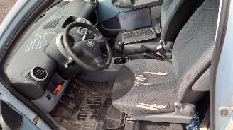 Toyota Aygo 2006 1.0 12v 1KRFE Blauw 8R0 onderdelen picture 14