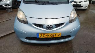 Toyota Aygo 2006 1.0 12v 1KRFE Blauw 8R0 onderdelen picture 9