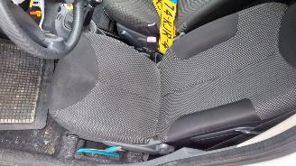 Toyota Aygo 2010 1.0 12v 1KRFE Wit 068 onderdelen picture 13