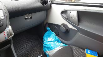 Toyota Aygo 2010 1.0 12v 1KRFE Wit 068 onderdelen picture 17