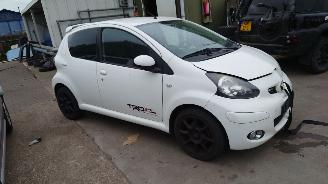 Toyota Aygo 2010 1.0 12v 1KRFE Wit 068 onderdelen picture 5