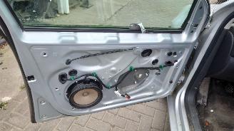 Volkswagen Golf 5 2007 1.6 FSi BLF Grijs LA7W onderdelen picture 13