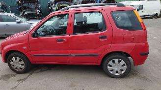 Suzuki Ignis 2004 1.3 16v M13A Rood ZR8 onderdelen picture 2