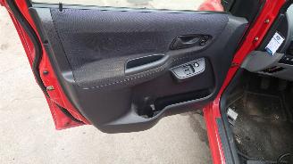 Suzuki Ignis 2004 1.3 16v M13A Rood ZR8 onderdelen picture 12