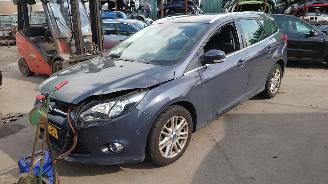 Uttjänta bilar auto Ford Focus 3 2013 1.0 Ecoboost M1DA Grijs EB Midnight Sky onderdelen 2013/4