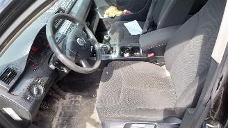 Volkswagen Passat B6 2006 1.9 TDI BXE JCX Zwart LC9X onderdelen picture 14
