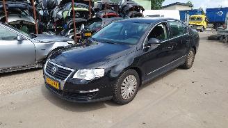 Coche siniestrado Volkswagen Passat B6 2006 1.9 TDI BXE JCX Zwart LC9X onderdelen 2006/10