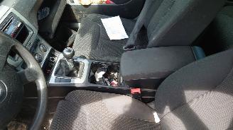 Volkswagen Passat B6 2006 1.9 TDI BXE JCX Zwart LC9X onderdelen picture 15
