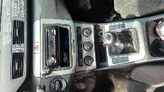 Volkswagen Passat B6 2006 1.9 TDI BXE JCX Zwart LC9X onderdelen picture 17