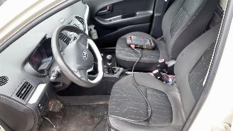 Kia Picanto 2011 1.0 12v G3LA Beige M9Y onderdelen picture 19