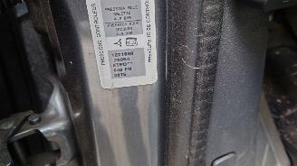Peugeot 3008 2010 1.6 VTi 5FS Grijs KTPD onderdelen picture 12