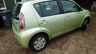 Daihatsu Sirion M300 2006 1.0 12v 1KRFE Groen G40 onderdelen picture 5