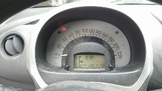 Daihatsu Sirion M300 2006 1.0 12v 1KRFE Groen G40 onderdelen picture 13