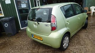 Daihatsu Sirion M300 2006 1.0 12v 1KRFE Groen G40 onderdelen picture 4