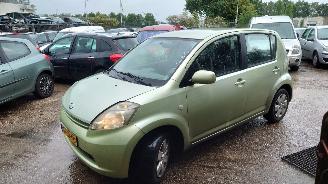 Autoverwertung Daihatsu Sirion M300 2006 1.0 12v 1KRFE Groen G40 onderdelen 2006/4