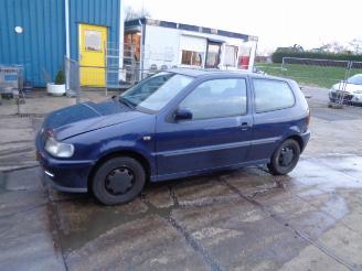 Volkswagen Polo Polo (6N1) Hatchback 1.6i 75 (AEE) [55kW]  (10-1994/10-1999) picture 2