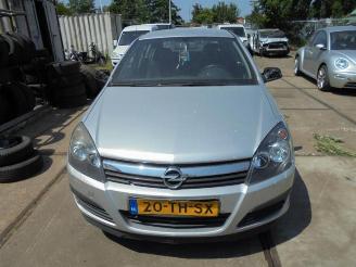 Salvage car Opel Astra  2006/9